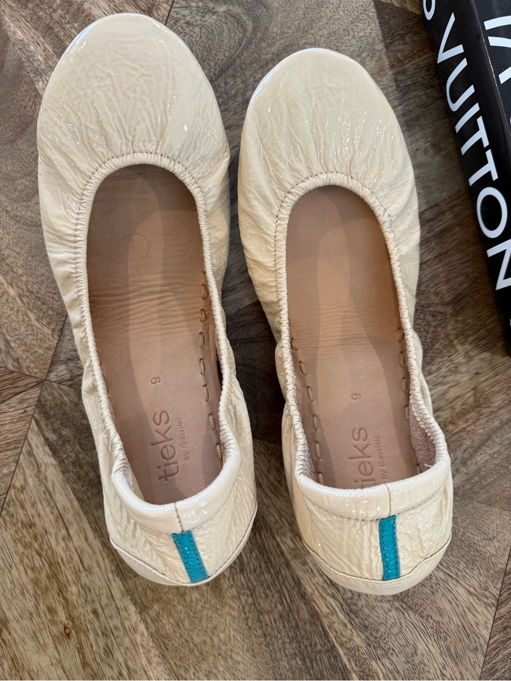 Tieks Women's Cream Patent Ballet Flats Size 9